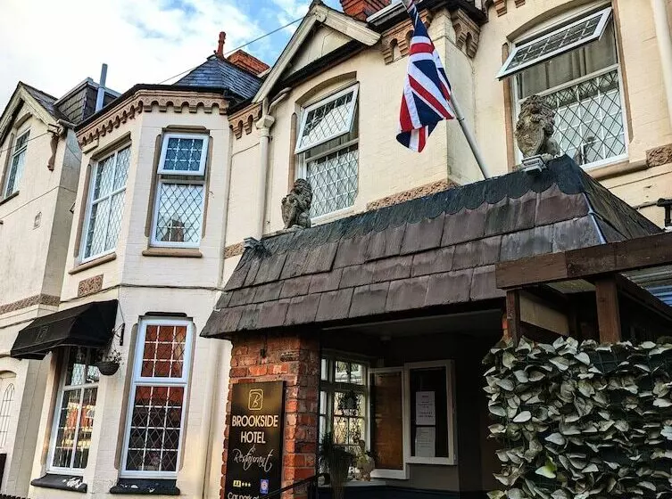 Brookside Hotel & Restaurant ,suitable For Solo Travelers, Couples, Families, Groups Education Trips