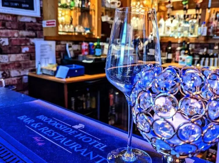 Brookside Hotel & Restaurant ,suitable For Solo Travelers, Couples, Families, Groups Education Trips