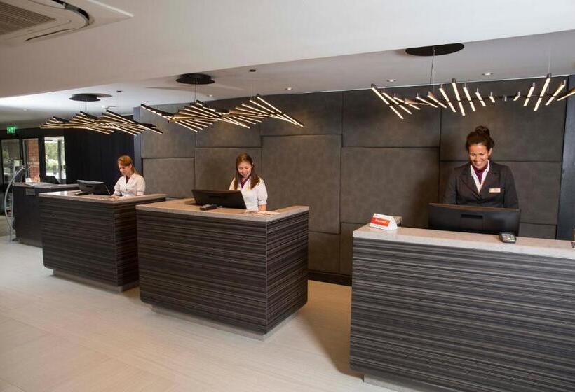 호텔 Crowne Plaza Basingstoke, An Ihg