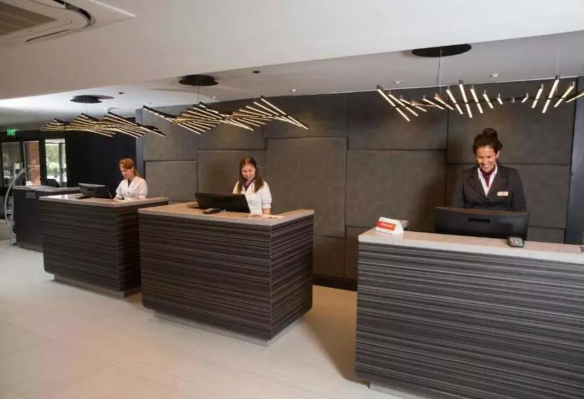 Hotel Crowne Plaza Basingstoke, An Ihg