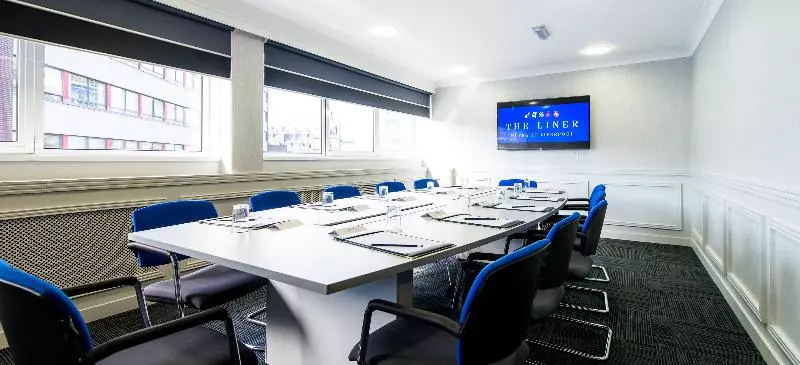 호텔 The Liner At Liverpool