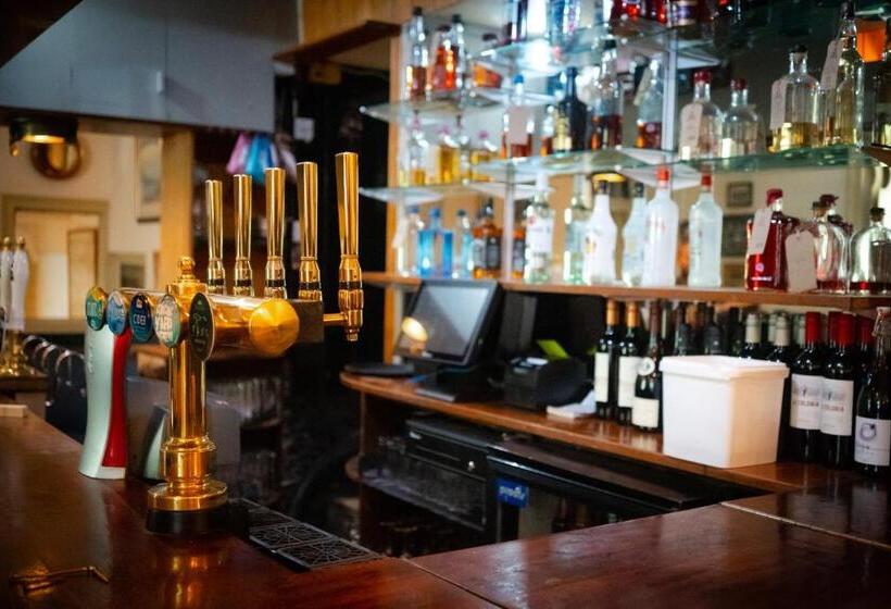 בית מלון כפרי The Old Ferry Inn