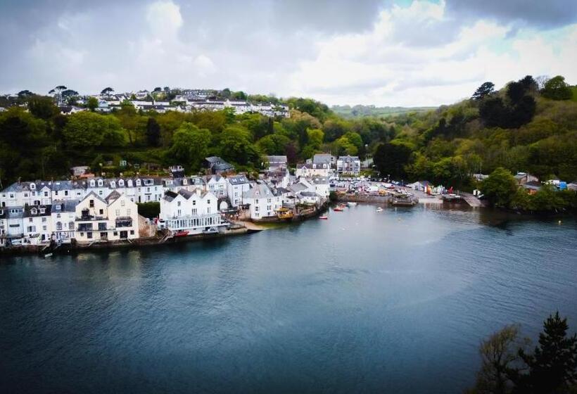 בית מלון כפרי The Old Ferry Inn