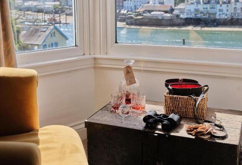 בית מלון כפרי The Old Ferry Inn