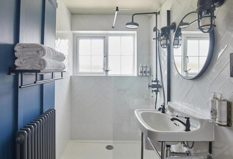 בית מלון כפרי The Old Ferry Inn