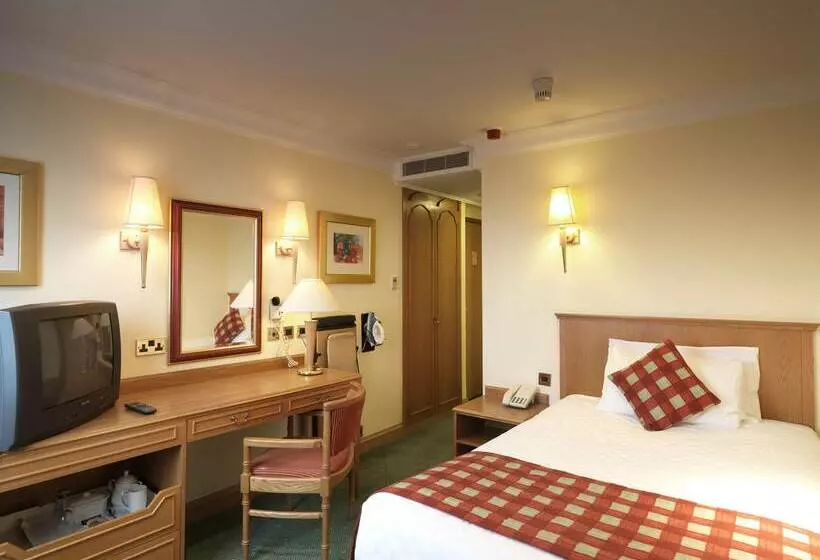 The Royal Angus Hotel