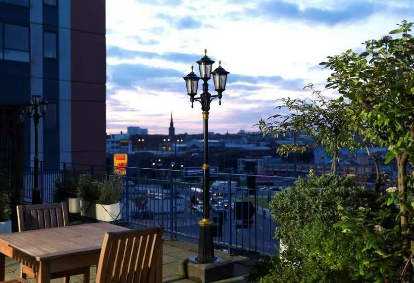 The Royal Angus Hotel