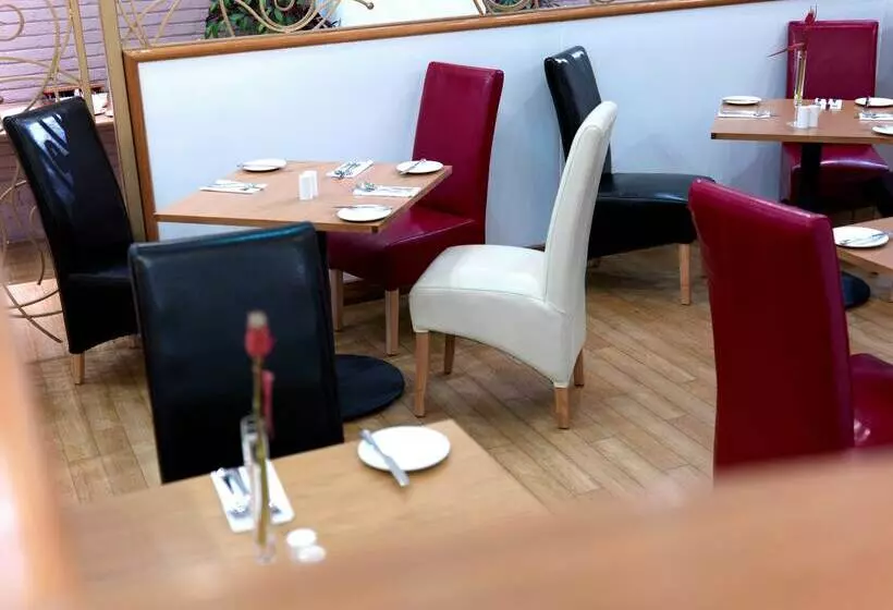 The Royal Angus Hotel