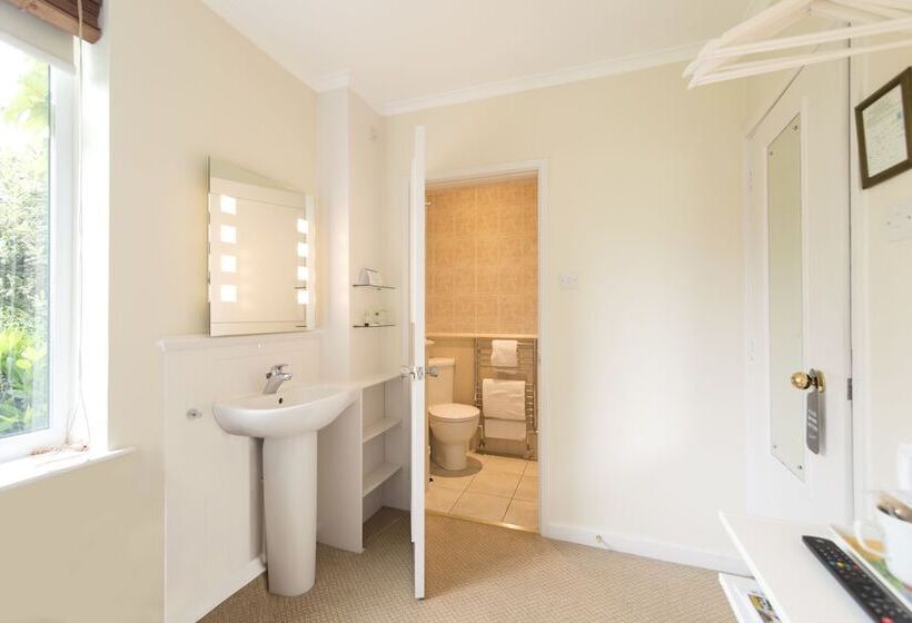 فندق Three Ways House