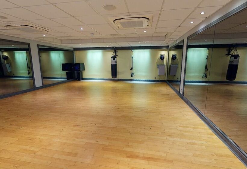 Village Hotel Manchester Hyde