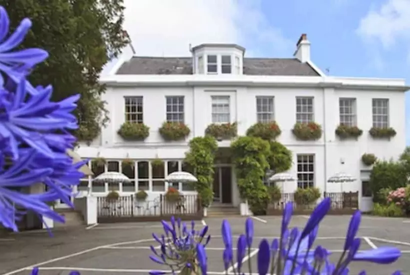 La Collinette Hotel, Cottages & Apartments