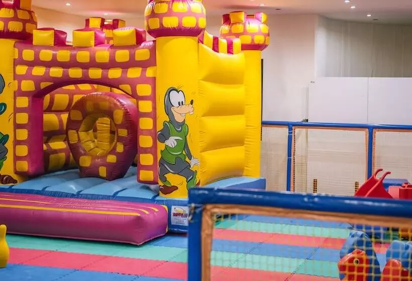 Alexander Beach Hotel & Spa