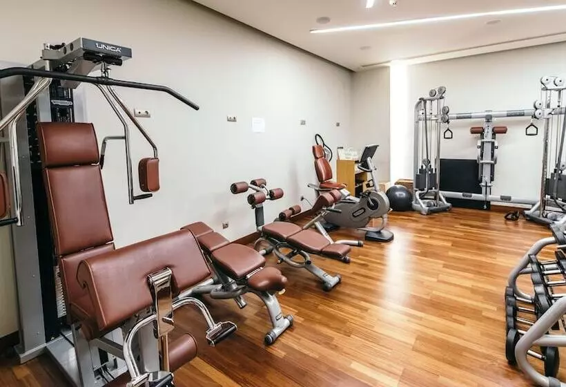 Alexander Beach Hotel & Spa