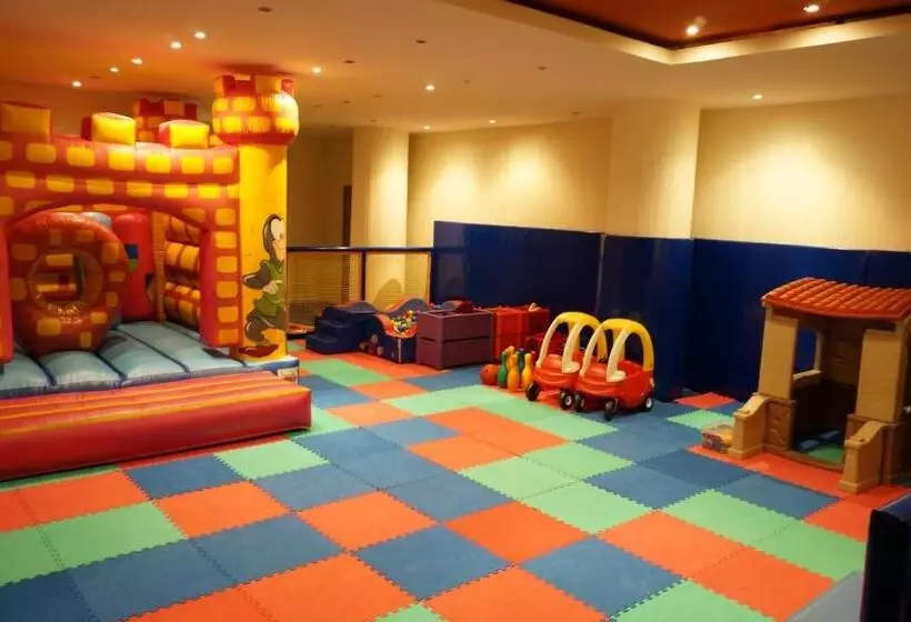 Alexander Beach Hotel & Spa