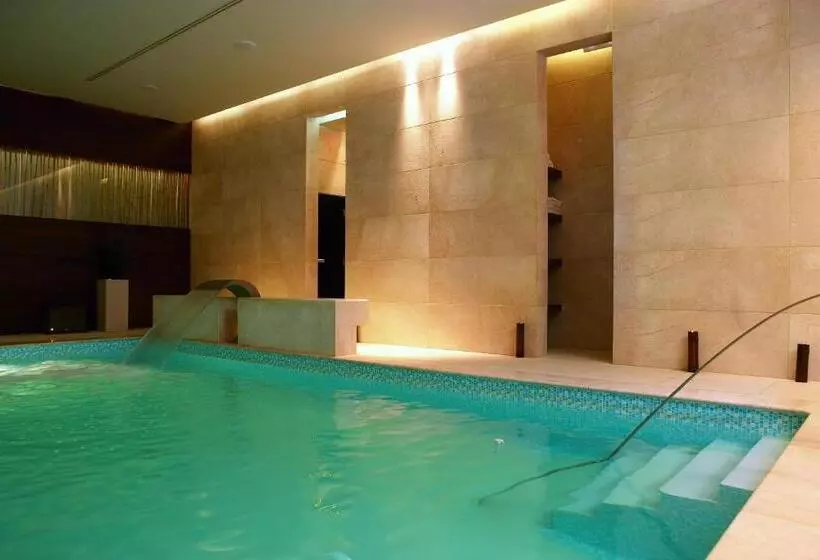 Alexander Beach Hotel & Spa