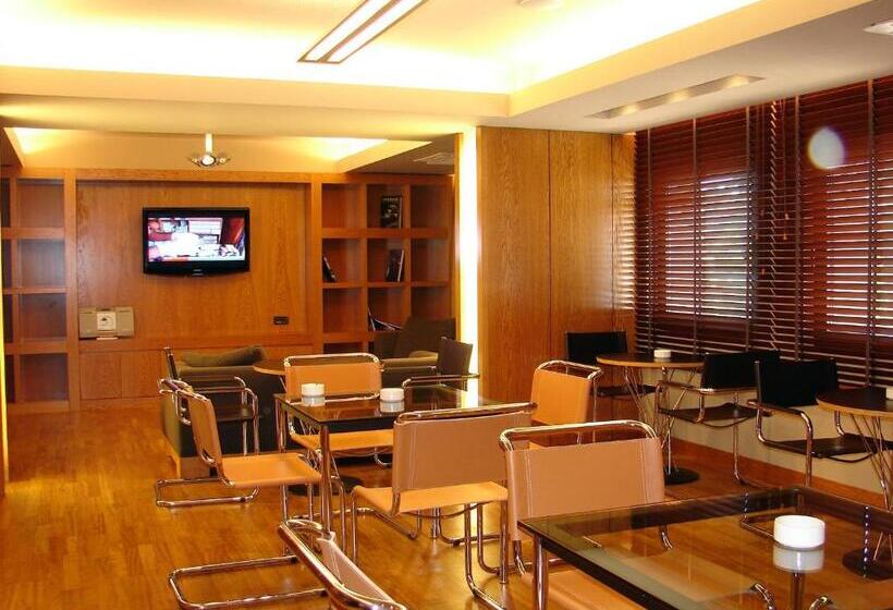 Alexander Beach Hotel & Spa