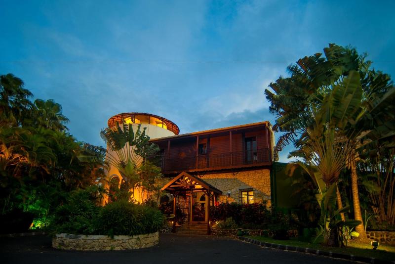 هتل Auberge De La Vieille Tour