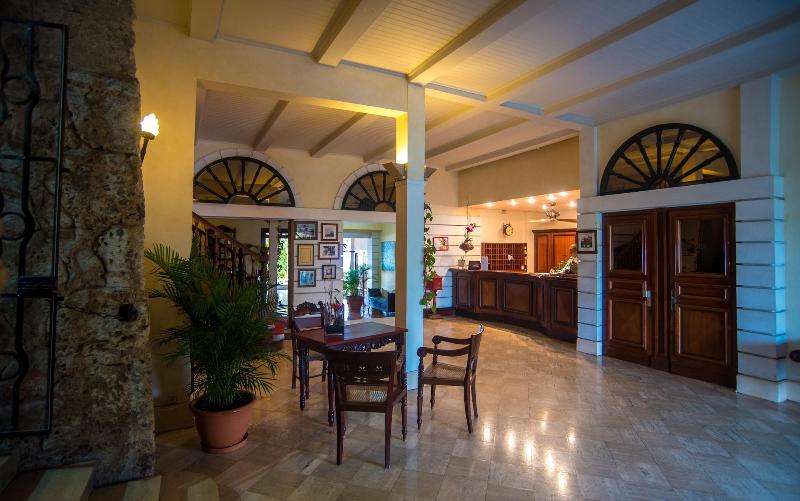 هتل Auberge De La Vieille Tour