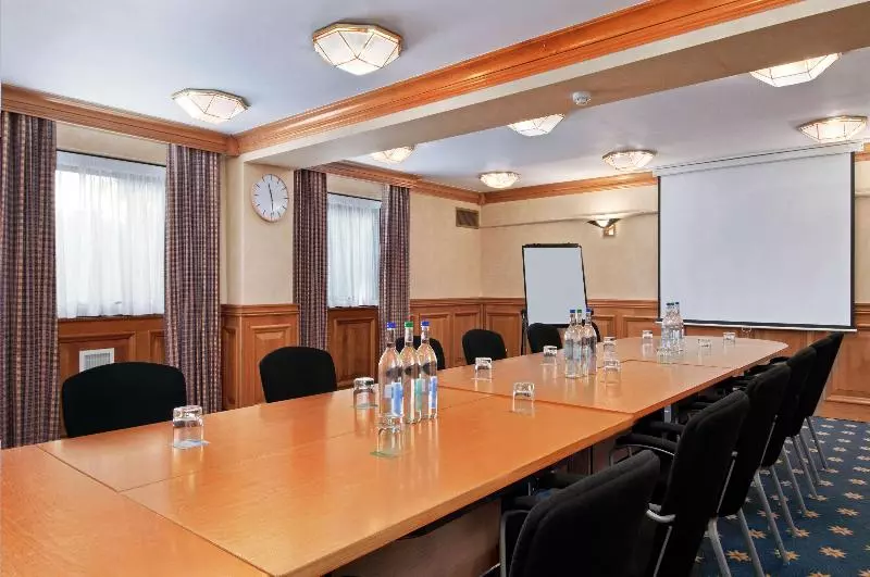 Delta Hotels By Marriott Warwick