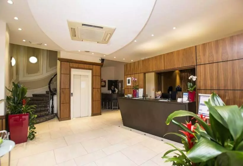 هتل Duke Of Leinster