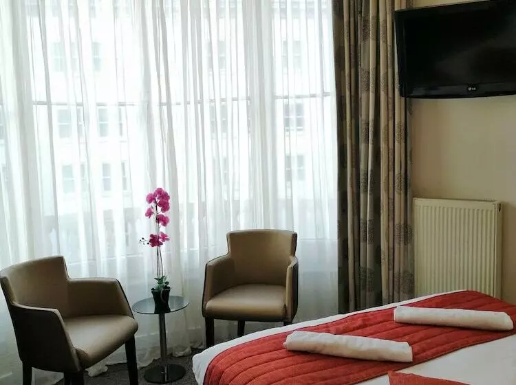 هتل Duke Of Leinster