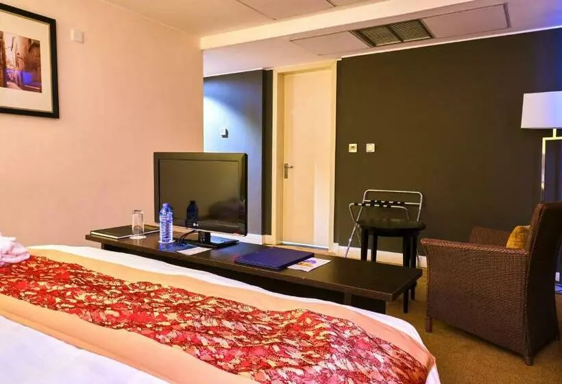 Hotel Golden Tulip Accra