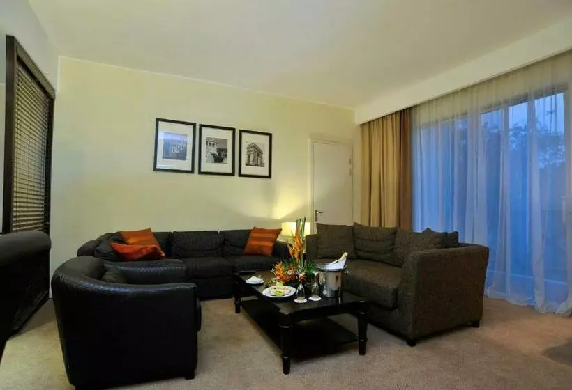 Hotel Golden Tulip Accra