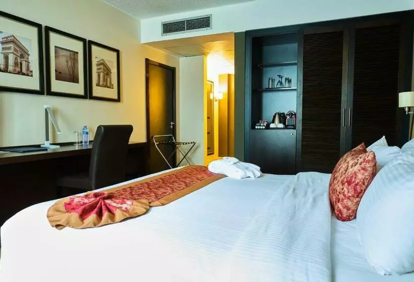 Hotel Golden Tulip Accra