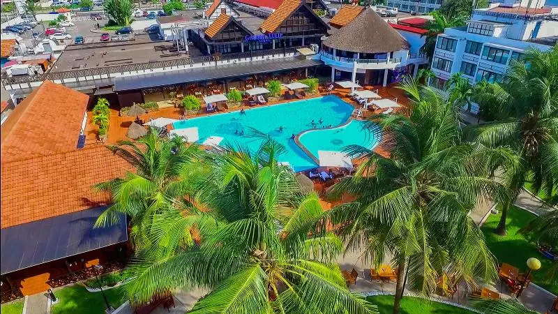 ホテル Golden Tulip Accra