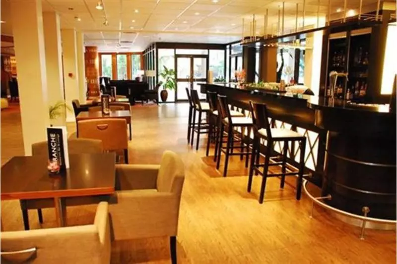 ホテル Golden Tulip Accra