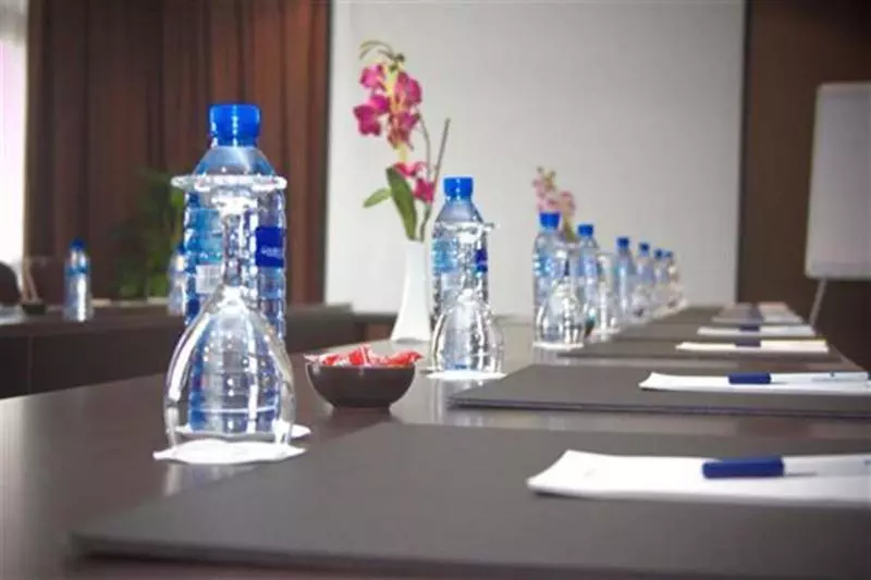 ホテル Golden Tulip Accra