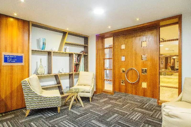 Отель Holiday Inn High Wycombe M40, Jct.4, An Ihg