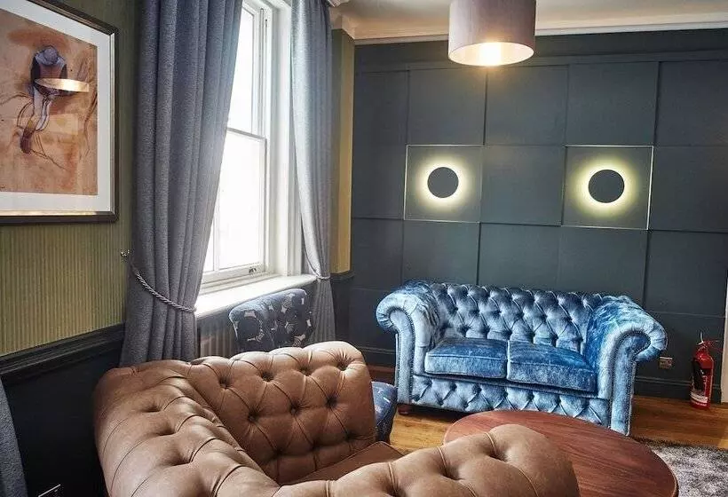 Отель The Chequers