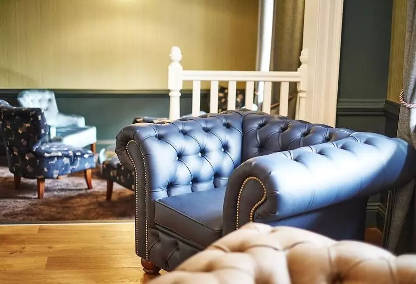 Отель The Chequers