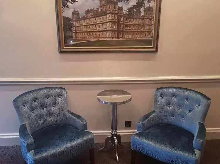 Отель The Chequers