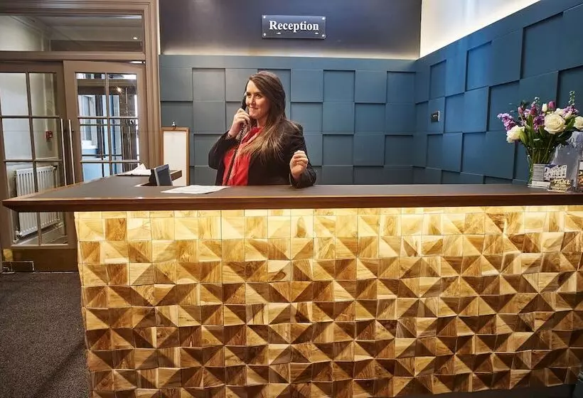 Отель The Chequers