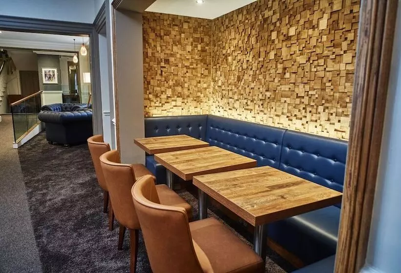 Отель The Chequers