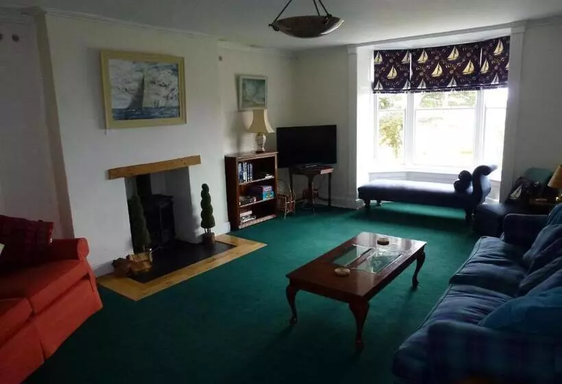 فندق The Manor House