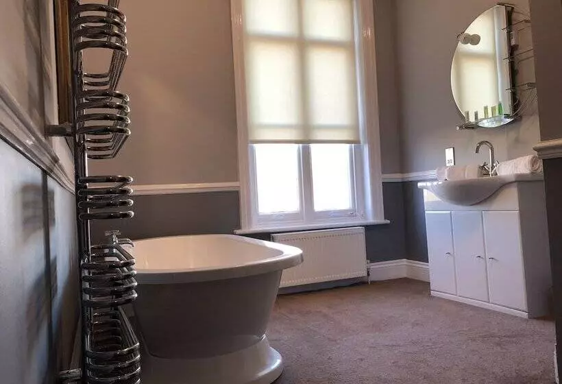 Hotel The White Lion