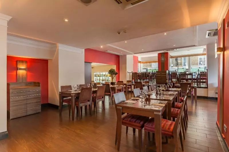 هتل Thistle London Trafalgar Square