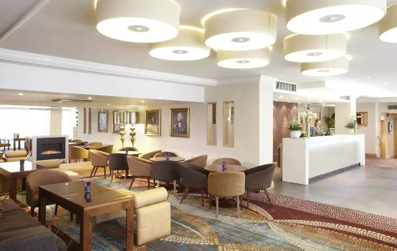 هتل Thistle London Trafalgar Square