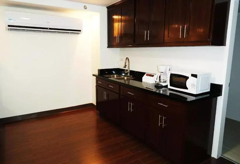 Oceanview Hotel & Residences