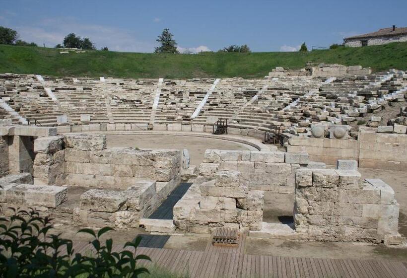 בית מלון כפרי Divani Palace Larissa