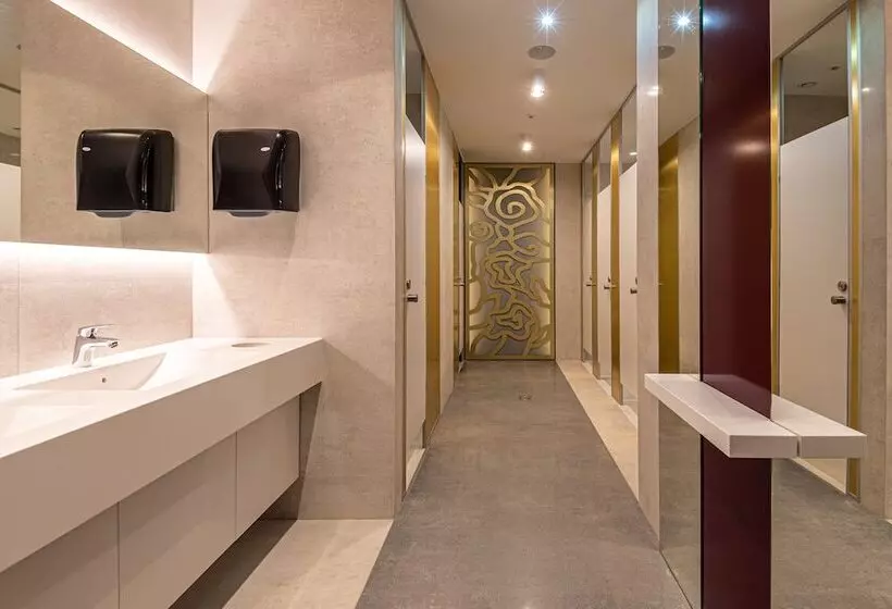 هتل Helikon, Keszthely