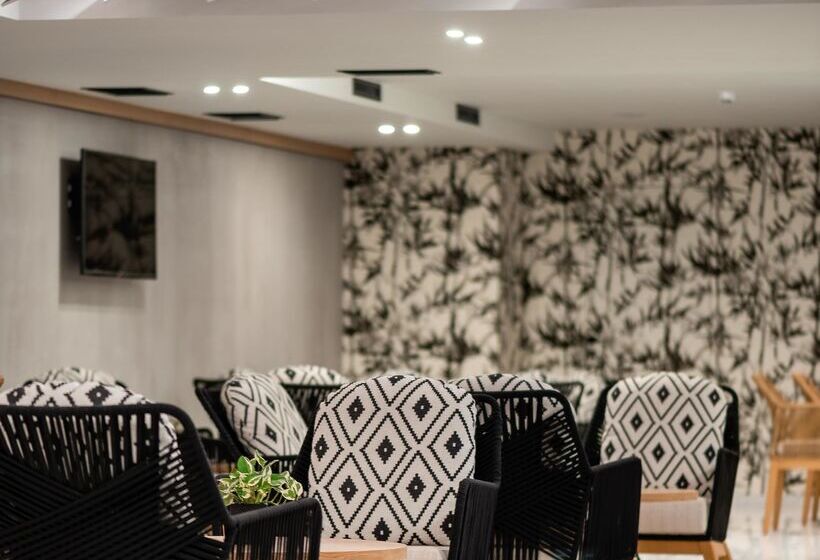 בית מלון כפרי Theartemis Palace