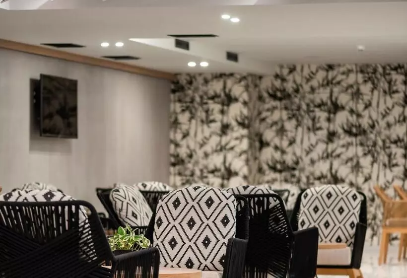 Hotel Theartemis Palace