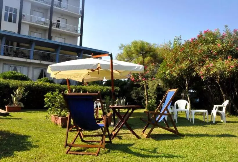 Отель Albergo Riviera Spineta