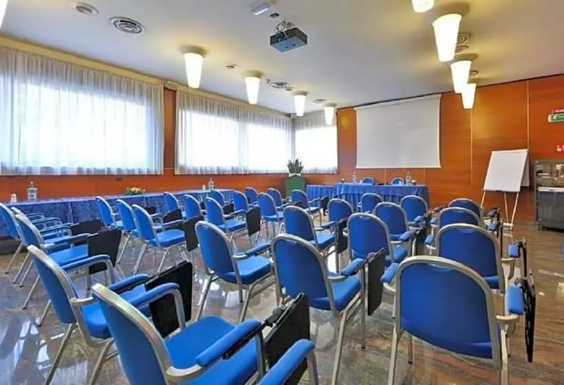 فندق Albergo Roma, Bw Signature Collection