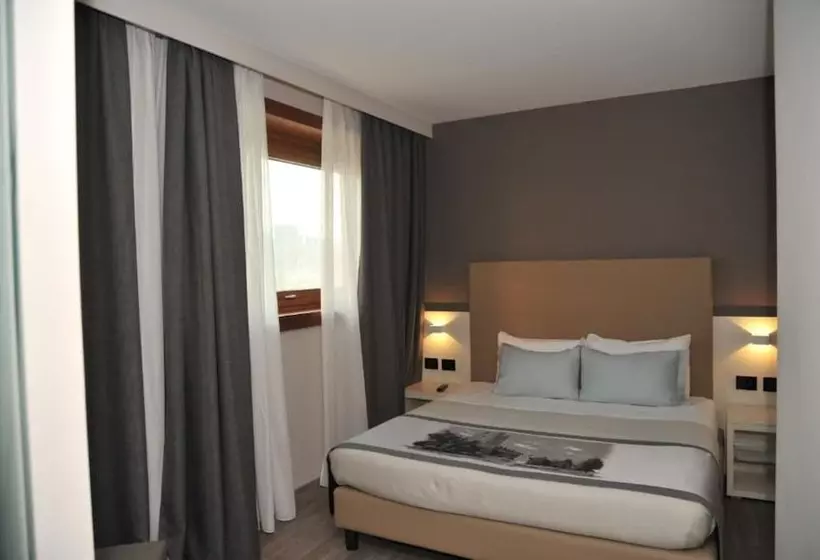 فندق Albergo Roma, Bw Signature Collection