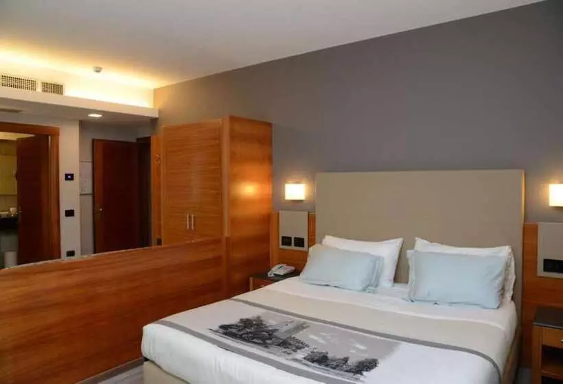 فندق Albergo Roma, Bw Signature Collection